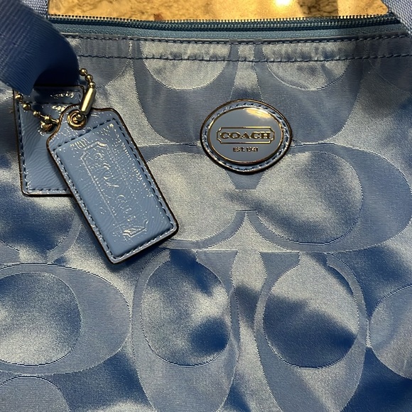 Coach Tote Bag w Attached Coin Purse - Picture 2 of 6